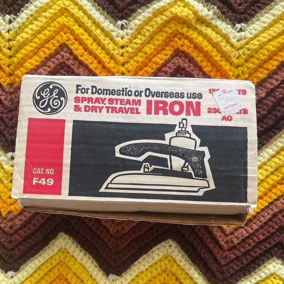 🍄SOLD🍄 Vintage Mid Century Modern General Electric travel iron new in box - Picture 2 of 6